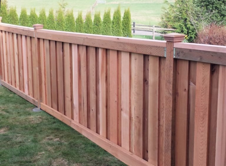 Privacy Fence With Metal Posts (A Better Approach)